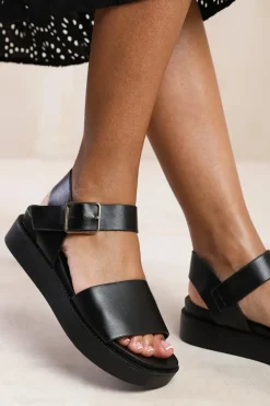 'Phoenix' Classic Flat Sandals With Strap And Buckle Detail