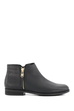 'Pond' Leather Ankle Boots