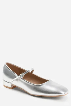 'Portugal' Low Heel With Strap And Buckle Detail