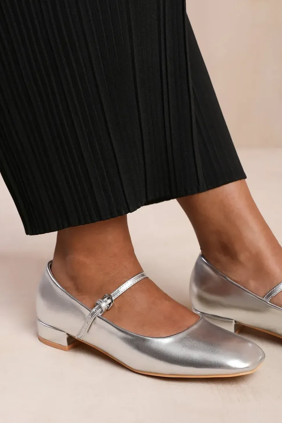 'Portugal' Low Heel With Strap And Buckle Detail