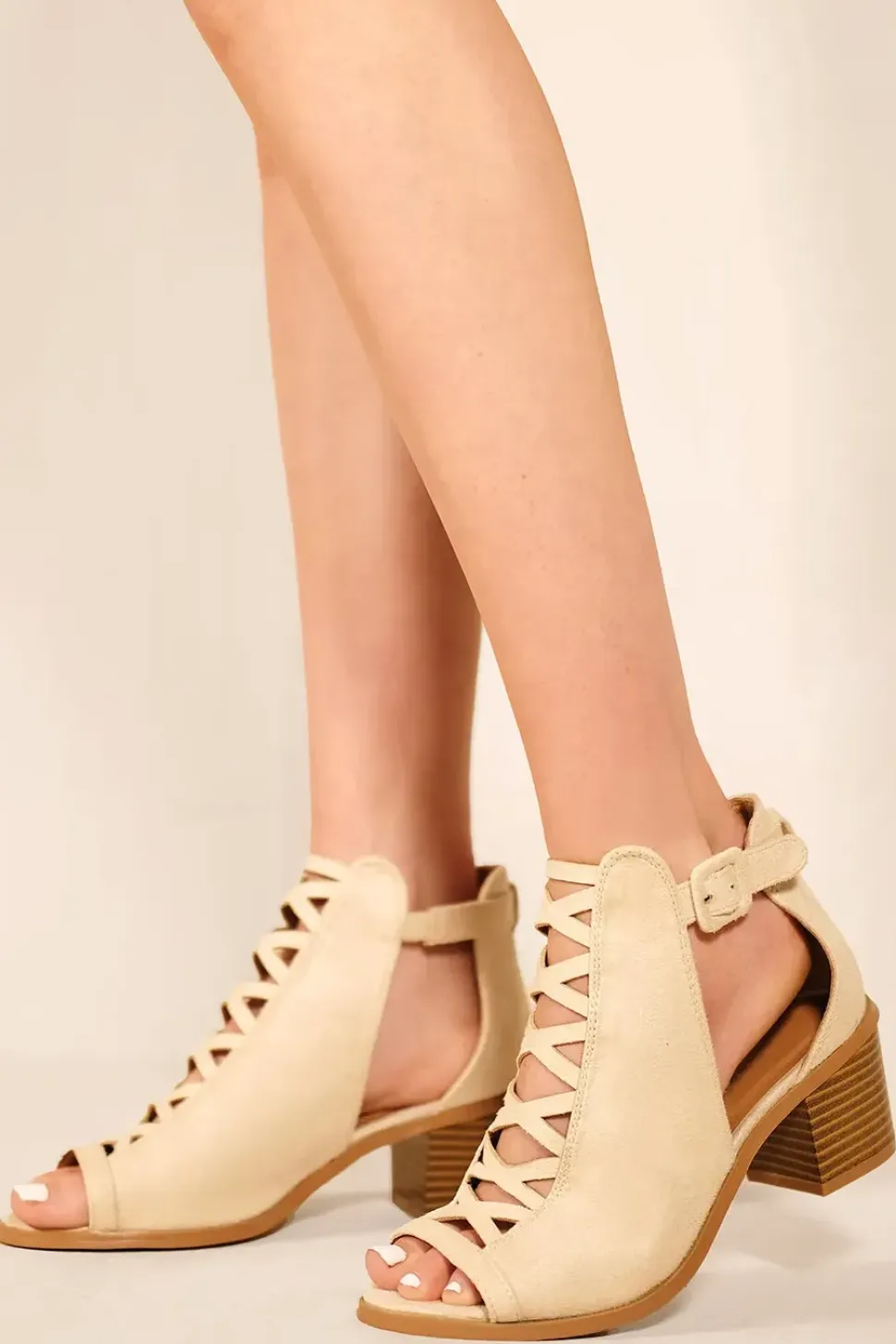 'Reydah' Mid High Block Heel Sandals With Peep Toe & Criss Cross Detail