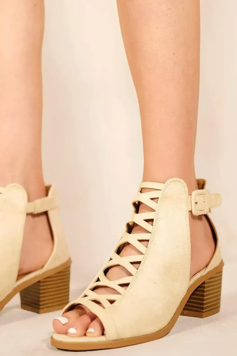 'Reydah' Mid High Block Heel Sandals With Peep Toe & Criss Cross Detail