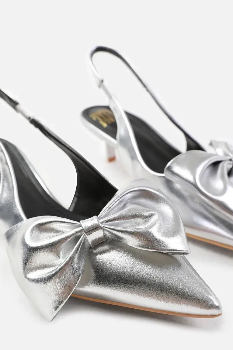'Spain' Wide Fit Low Kitten Heels Pointed Toe Bow Detail