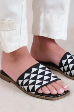'Sycamore' Flat Sandals With Textured Single Band