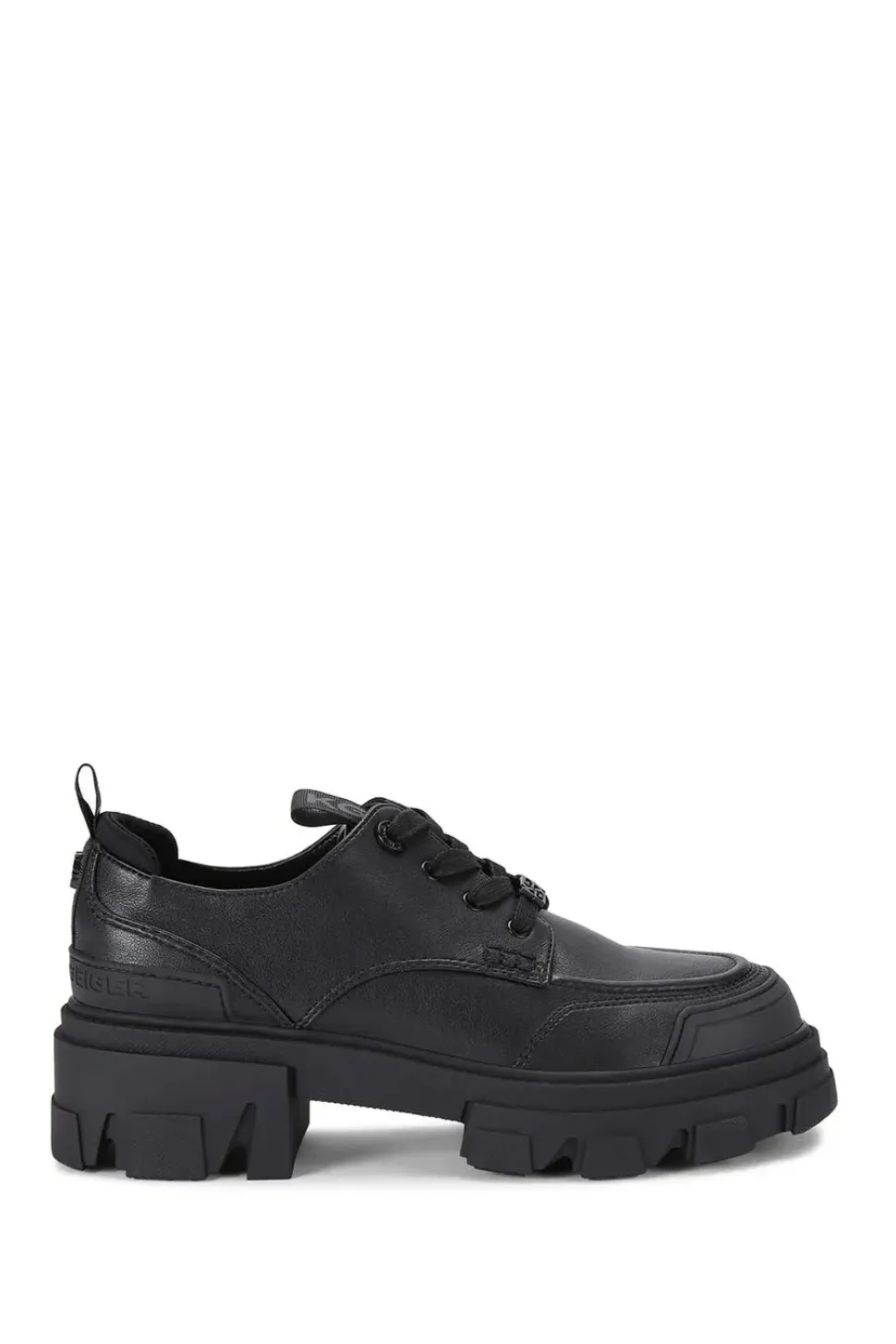 'Trekker Loafer Lace Up' Flats