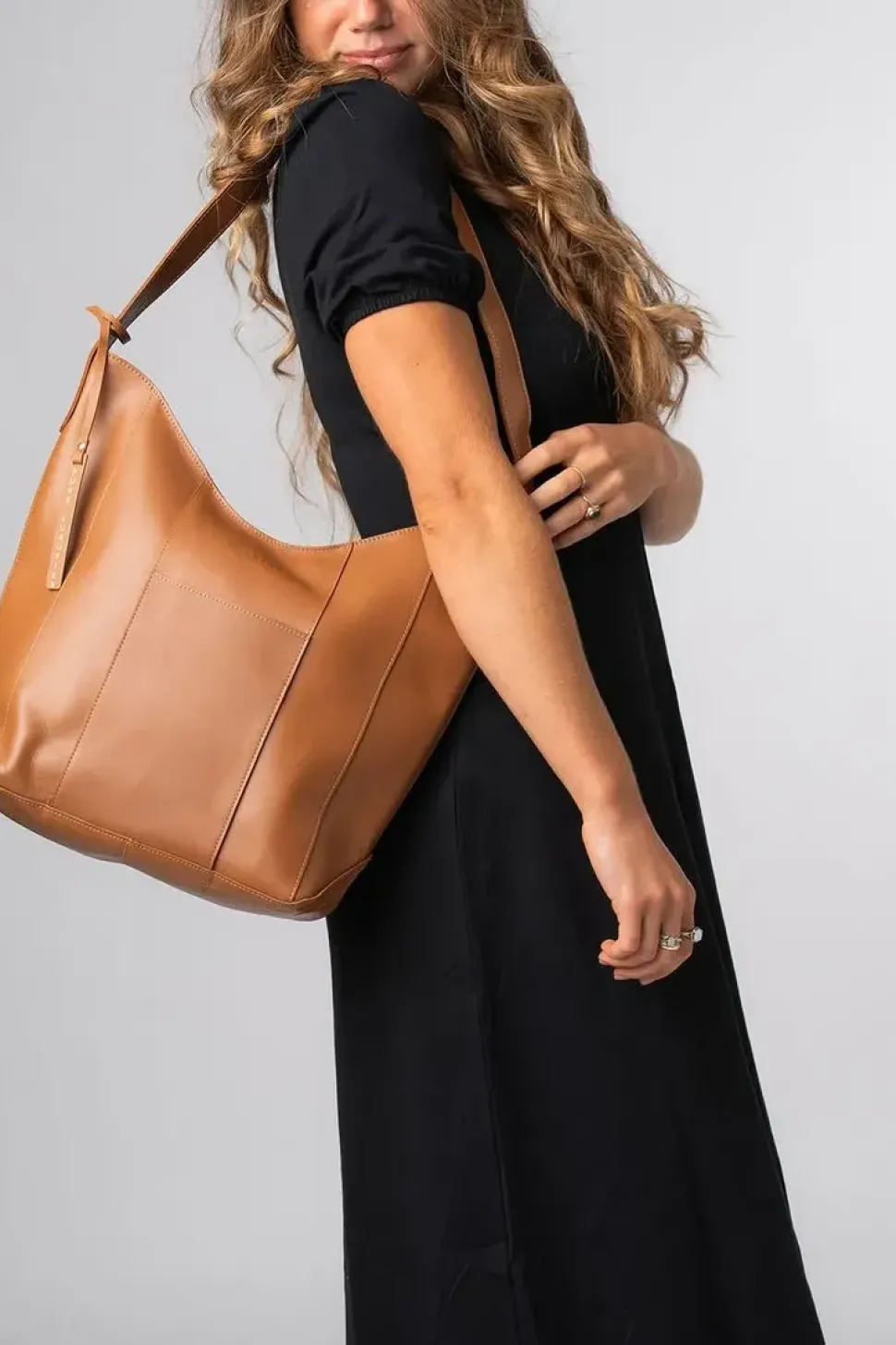 'Winchester' Vegetable-Tanned Leather Shoulder Bag